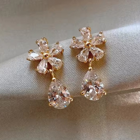 Gold Filled Cubic Zirconia Floral Earrings - Picture 1 of 1